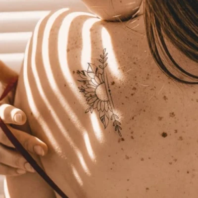 Abbildung von Inkster Tattoo Sonnenblumentraum vegane&amp; wasserfeste Temporäre Tattoos für Erwachsene EU Kosmetikzertifizierte Farbe revolutionäres 2 Wochen Premium Klebetattoos &amp; Fake