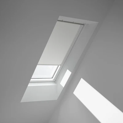 Abbildung von VELUX Verdunklungsrollo &quot;DKL M08 1025SWL&quot;, verdunkelnd, Verdunkelung, ohne Bohren, in Führungsschienen, weiße Führungsschienen &amp; Griffleiste