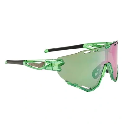 Abbildung von SWISSEYE Mantra Sportbrille (100% UVA , UVB und UVC Schutz, verstellbarer Nasenbereich &amp; gummierte Bügelenden, splitterfreies Material TR90, inkl. Etui, Mikrofaserbeutel), shiny laser green