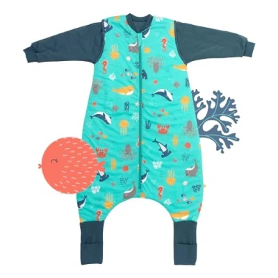 Abbildung von schlummersack Baby Schlafsack mit Füßen und Ärmeln 1 Tog, 110 cm für Körpergröße 120 Atmungsaktiv, verlängerbare Bündchen, Anti Rutsch, Oeko Tex zertifiziert, Meerestiere Design