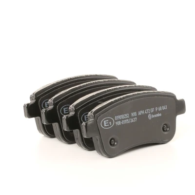 Abbildung von BREMBO P 68 041 Bremsbelagsatz exkl. Verschleißwarnkontakt mit Bremssattelschrauben Zubehör RENAULT: Megane 3 Grandtour, 4 Grandtour