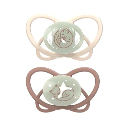 Abbildung von NIP Butterfly: Haut &amp; zahnfreundlicher Leuchtschnuller, flacher Sauger, weich flexibel, Scheibe extra leicht luftdurchlässig, BPA frei, nachhaltig, mit Box, 16 32 Monate, Beige/Taupe