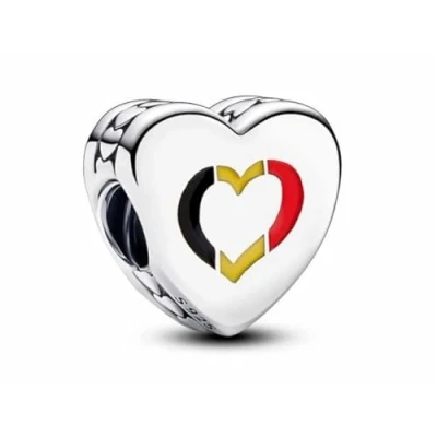 Abbildung von PANDORA Moments Belgien Flagge Herz Charm aus Sterling Silber, Kompatibel Armbändern, 792015C00_E062