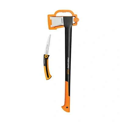 Abbildung von Fiskars Werkzeug Set, Spaltaxt inkl. Klingen /Transportschutz, Stahl/Kunststoff und Handsäge für frisches Holz, Einziehbar, Rostfreies Stahl Sägeblatt, Schwarz/Orange, 1025437