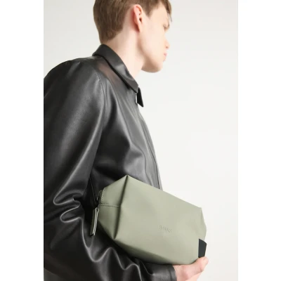 Abbildung von Rains WASH BAG Small Unisex Kosmetiktasche, Größe: One Size, Drift