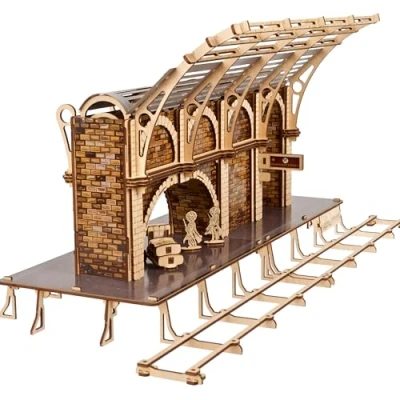 Abbildung von Ugears Harry Potter Bahnsteig 9 ¾ 3D Holzpuzzle Modellbausatz für Erwachsene zum Zusammenbauen Mechanischer Holzbausatz Puzzle mit 2 Figuren Kompatibel Hogwarts Express Zug