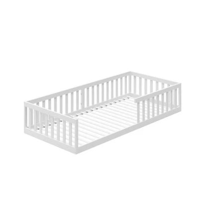 Abbildung von Kids Collective Kinderbett Bodenbett Bett mit Rausfallschutz &amp; Lattenrost Montessori Kinder (weitere Größen, 120x200, 140x200 cm), Jugendbett Einzelbett Matratze, weiß Kiefer 90x200 cm