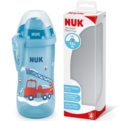 Abbildung von NUK First Choice+ Flexi Cup Trinklernflasche ab 12 Monaten auslaufsicher mit Trinkhalm Clip und Schutzkappe BPA frei 300 ml Feuerwehrauto (blau)