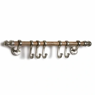 Abbildung von Loberon Hakenleiste Geordie, edler Industrial Stil, vielseitig einsetzbar, hochwertiger Materialmix, Wandgarderobe, Aluminium, Mangoholz, Silber/braun