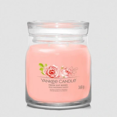 Abbildung von Yankee Candle Signature Medium JAR Fresh CUT Roses Duftkerze, Größe: 368 g, Pink