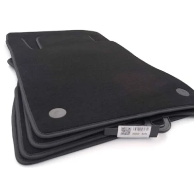 Abbildung von Fußmatten für Mercedes B Klasse (W247) GLB (X247) Premium Velours Matten in Original Qualität Autoteppich 4 teilig Schwarz