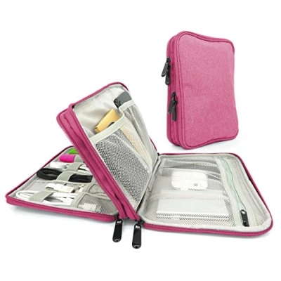 Abbildung von MyGadget Universal Kabel Organizer Tasche für Elektronik Zubehör Reise Kabeltasche Aufbewahrung Reisekabel wie Ladekabel Ladegerät SD Karte Pink