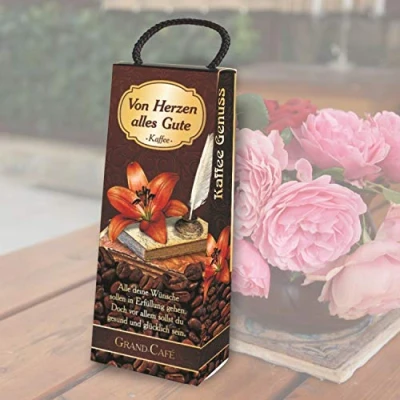 Abbildung von Kaffeebox Von Herzen Alles Gute als Geschenk für Kaffeeliebhaber und Kaffeegenießer. Geschenkidee mit Kaffee Geburtstagsgeschenk die Kaffeetasse