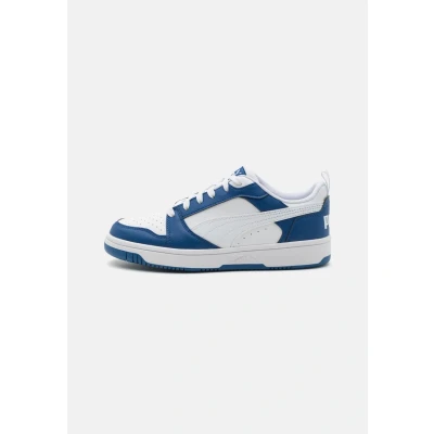 Abbildung von Puma Rebound V6 Unisex Sneaker low für Kinder, Größe: 38.5, Clyde royal/white Schuhe