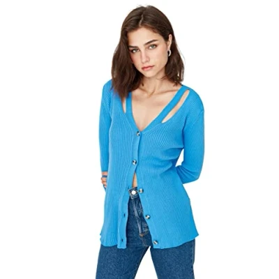 Abbildung von Trendyol Damen Strickjacke mit V Ausschnitt, tailliert, Standardgröße Pullover, blau, S