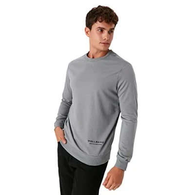 Abbildung von Trendyol Herren Rundhalsausschnitt und Slogan Regular Sweatshirt, grau, S Größen