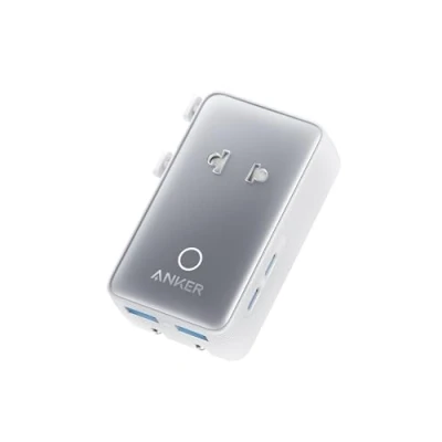 Abbildung von Anker Nano Reiseadapter Weltweit, Universal mit 4X USB, 2X USB C, A und 1x AC, Steckdosenadapter für Deutschland USA England, einsetzbar in über 200 Ländern, ideal Reisen