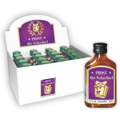 Abbildung von 20er Box Kräuterlikör Display Prost Alte Schachtel Schachteln Willkommen im Club Geschenk für Rentner zum Ruhestand 20 Stk. kleine Schnäpse Spirituosen 2 cl 33% vol. alk.