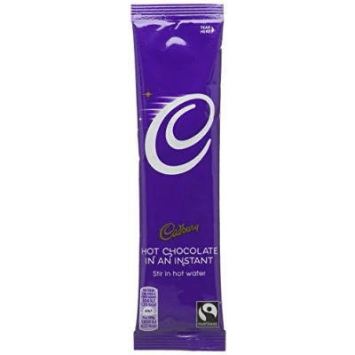 Abbildung von Cadbury Hot Chocolate Powder Sachets Fairtrade 1 Cup Ref A07592 [Pack 30]