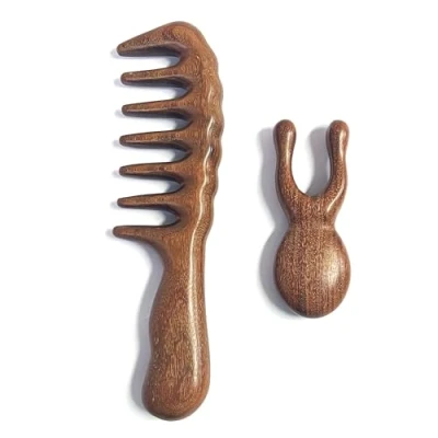 Abbildung von 1 Sandelholzkamm, Ausgestattet Mit Sandelholz Nasenschaber, Holzkamm, Dicker Breiter Kamm, Hölzerner Massagekamm, Retro Kamm Breiten Zähnen, Antistatischer Haarkamm