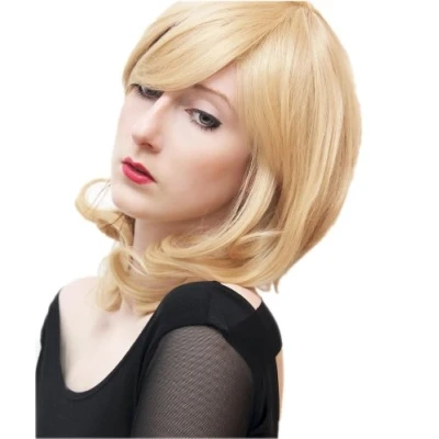 Abbildung von Prettyland C807 45cm Hell Blonde Perücke Mittellang Leichte Locken Pony Wie Echthaar Retro Stil