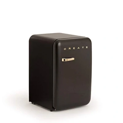 Abbildung von CREATE / RETRO FRIDGE 83.5 GOLD/Kühlschrank in Schwarz, Griff Gold 98W, niedriger Verbrauch, 2 Ablagen, Temperaturregler, Flaschenhalter, 56x54x84cm