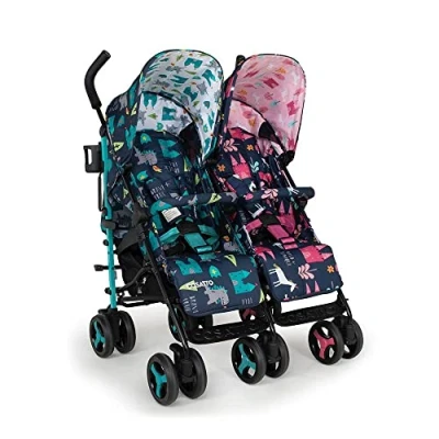 Abbildung von Cosatto Supa Dupa Doppelbuggy Kinderwagen ab Geburt bis 25kg. Leicht, kompakt faltbar, mit Fußsäcken, Getränkehalter &amp; Regenschutz (Fairy Tale)