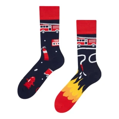 Abbildung von Dedoles Socken Kinder Mädchen Jungen Baumwolle viele lustige Designs Weihnachtssocken 1 Paar, Farbe Rot, Motiv Feuerwehrmann, Gr. 27 30