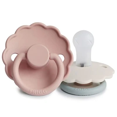 Abbildung von FRIGG Daisy Silikon Schnuller 2 Packung Symmetrischer Sauger in Kirschform BPA frei Hergestellt Dänemark (Blush/Cotton Candy, Größe 1 (0 6 Monate))