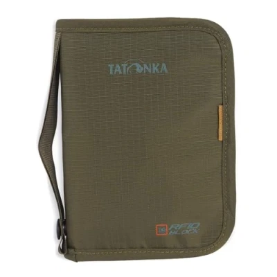 Abbildung von Tatonka Travel Zip M RFID B Reisepasstasche mit Blocker TÜV geprüft Bietet Platz für (EU) Reisepass, Kreditkarten, Reisedokumente, etc. Schützt vor Datenklau 17 x 12 3 cm schwarz
