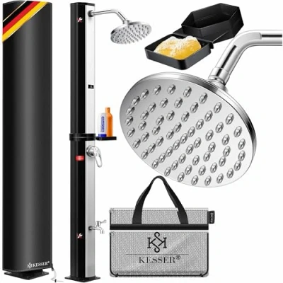 Abbildung von KESSER® Solardusche 40 Liter Solar Gartendusche inkl. Metall Duschablage &amp; Schutzhaube warmes Wasser max. 60C Pooldusche Camping Regenduschkopf und Wasserhahn Schwarz/Silber