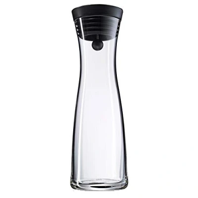 Abbildung von WMF Basic Wasserkaraffe aus Glas, 1 Liter, Glaskaraffe mit Deckel, Silikondeckel, CloseUp Verschluss
