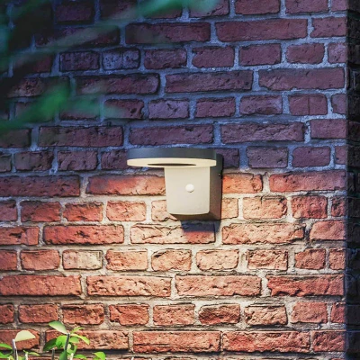 Abbildung von Philips Outdoor Ultra Efficient Solar Zonal Wandleuchte 1.3W, Tageslicht und Bewegungssensor, rund, 3000 Kelvin, energiesparend, schwarz
