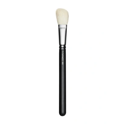 Abbildung von MAC Cosmetics Brush 168S Large Angled Contour