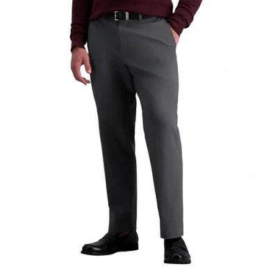 Abbildung von Haggar Herren Premium No Iron Khaki Classic Fit Flat Front Casual Pant (Regular and Big &amp; Tall Sizes) Lässige Hose, Holzkohle, 34W / 32L