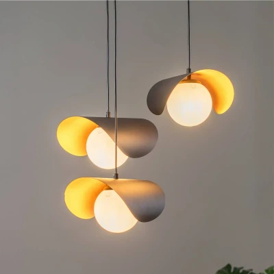 Abbildung von Hänge /Deckenleuchte Trio Petalen Globen Bulla Metall Glas Schwarz Opal Menzzo