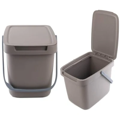Abbildung von KADAX Abfallbehälter mit Deckel und Griff, Abfalleimer aus Plastik, Mülleimer für die Mülltrennung, Rechteckiger Abfallsammler Klappdeckel (Braun, 6L)