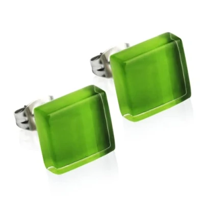 Abbildung von Kleine Ohrstecker mit Steinen in 30 Farben Flache Upcycling Ohrringe Nickelfreie Stecker aus Edelstahl Nachhaltiger Schmuck 10mm x 3mm (Grasgrün)