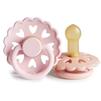 Abbildung von FRIGG Fairytale Schnuller 2 Packung Latex BPA Frei Hergestellt In Dänemark Symmetrischer Sauger Kirschform (White Lilac/Pretty Peach, Größe (6 18 Monate))