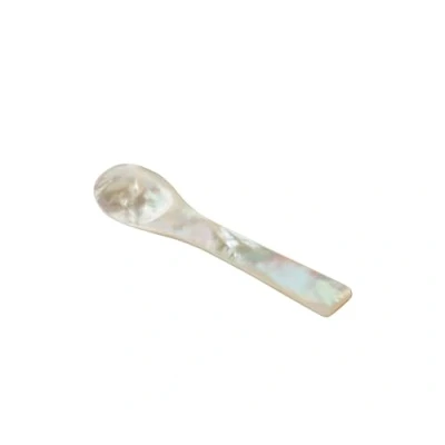 Abbildung von EDZARD Servierlöffel Perlmuttlöffel, ideal für Salz und Zuckerdosen, Meer Perlmutt, Handarbeit, L 6 cm