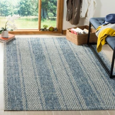 Abbildung von SAFAVIEH Zeitgenössische Teppich für Wohnzimmer, Esszimmer, Schlafzimmer Courtyard Collection, Kurzer Flor, Hellgrau und Blau, 122 X 170 cm