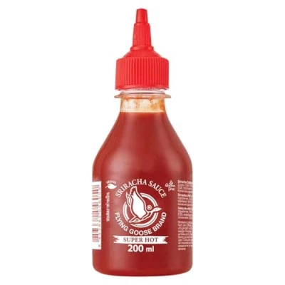 Abbildung von FLYING GOOSE Sriracha Chilisauce, sehr scharf, 4er Pack (4 x 200 ml)