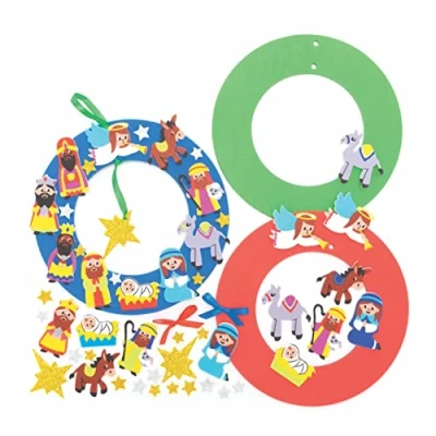 Abbildung von Baker Ross FC292 Weihnachtsgeschichte Schaumstoff Kranz Bastelset 3er Pack, Festliche Kreativsets und Bastelbedarf zum Basteln Dekorieren zur Weihnachtszeit, Moosgummibastelsets für Kinder