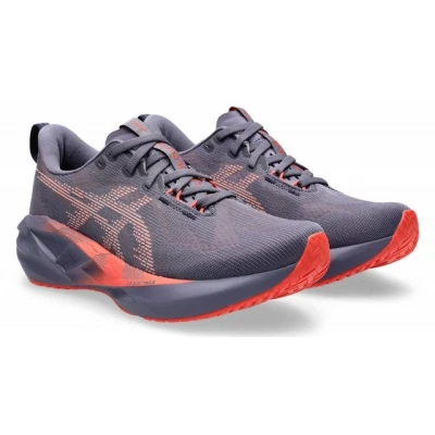 Abbildung von Asics Novablast 5 Laufschuh Straße, Damen, Größe: 42, Greyish purple/coral reef Schuhe