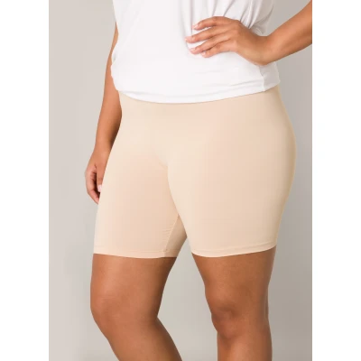 Abbildung von Base Level Curvy Shorts mit Elasthan