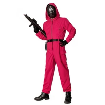 Abbildung von Bandai Kostüm Squid Game Wächter pink Fasching Hallowee, Rosafarbener Overall der Aufseher in Anlehung an die koreanische Netfl