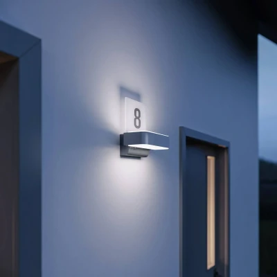 Abbildung von Steinel Connect LED Hausnummernleuchte L 820 SC, smarte Wandleuchte, Bewegungsmelder, per App bedienbar, Zeitschaltuhr, 9.8 W, 3000 K, Silber