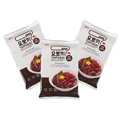 Abbildung von Topokki Reiskuchen Dreierpack Jjajang im Beutel Korean Instant Rice Cake Pouch Tteokbokki koreanische Schwarze Bohnen OG ASIA 3x 120g