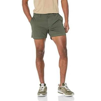 Abbildung von Amazon Essentials Herren 13 cm Flatfront Chinoshorts mit hohem comfort in schmaler Passform (zuvor Goodthreads), Dunkelgrün, 40W