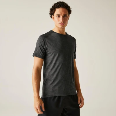 Abbildung von Herren Persist Active T Shirt
